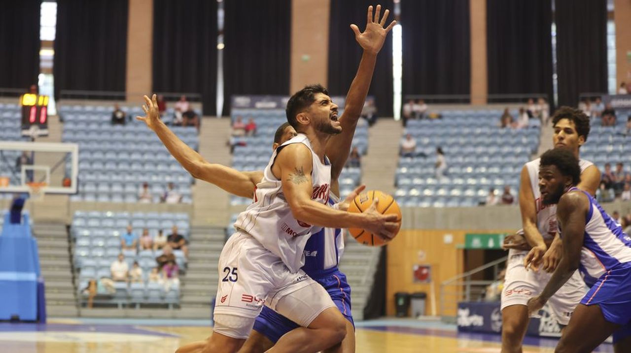 Sergi Quintela sigue fuera de la dinámica del grupo en el Obradoiro