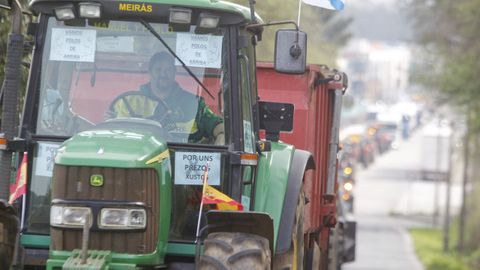 Marcha de tractores, camiones y coches particulares, ayer por Ferrol, Fene, Neda y Narn