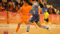 El burelista Charly ejecuta un disparo ante la presin del ejidense Beto