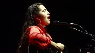 S�lvia P�rez Cruz al incio de su actuaci�n en el Palacio de la �pera.