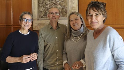 Mercedes Rosn, Gonzalo Muos, Mila Castro y Marta lvarez en el despaco del grupo socialista en Raxoi