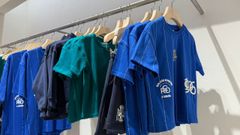 Las prendas de la colecci�n ya lucen en la tienda de Zara en la calle Compostela de A Coru�a
