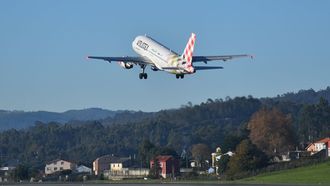 Avi�n de Volotea en Alvedro