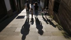 Una familia paseando por el centro hist�rico de Santiago