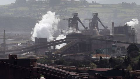 Vista de las instalaciones de la sider�rgica ArcelorMittal en Veri�a (Gij�n)