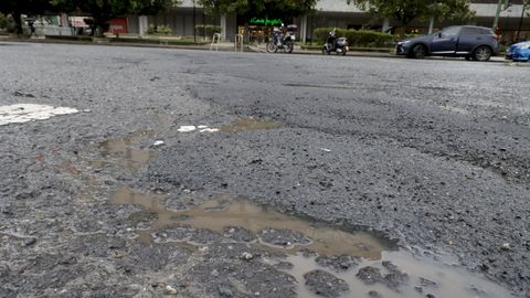 Baches en la avenida Alcalde P�rez Ard�