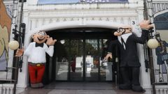 Las figuras de Mortadelo y Filem�n a las puertas del Kiosko Alfonso durante el Vi�etas desde o Atl�ntico del 2023