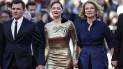 El actor Alex Brendemuhl, la actriz Marion Cotillard y la directora francesa Nicole Garcia, que firma �Mal de pierres�