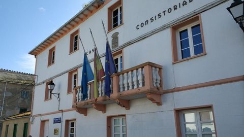 Edificio de la casa consistorial de San Tirso de Abres