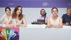 Ione Belarra e Irene Montero, este s�bado durante una reuni�n del Consejo Ciudadano Estatal de Podemos, en la sede del partido. 