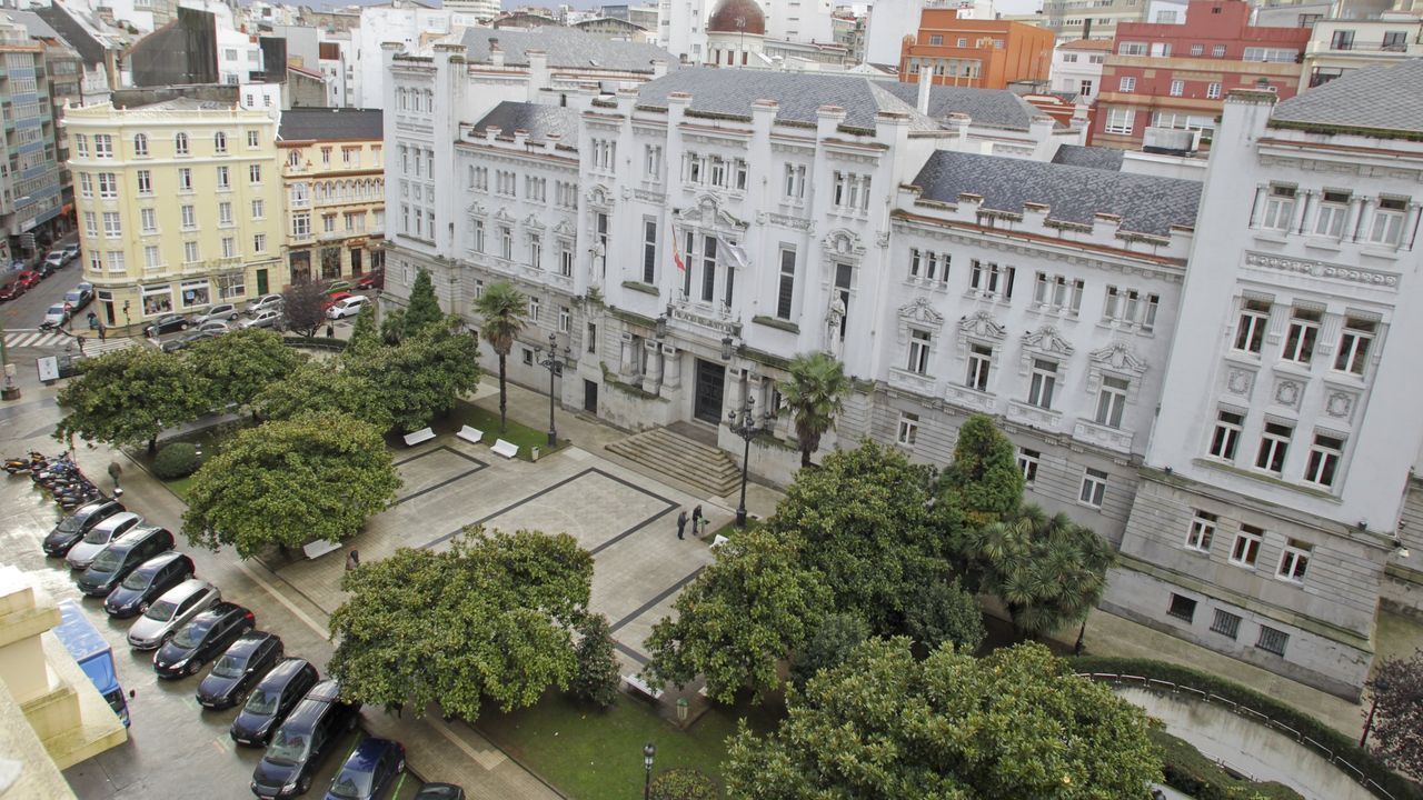 El Tribunal Superior ordena derribar el muro que levantó Feijoo en su antigua vivienda de Moaña por motivos de seguridad