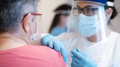 Vacunaci�n en un centro de d�a de Toledo