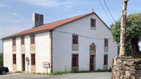 Imagen de la escuela unitaria de Cacheiras, en Teo