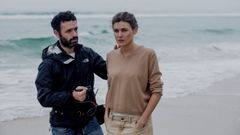 Sorogoyen da instrucciones a la actriz Marta Nieto durante el rodaje de �Madre�