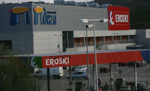 Los r�tulos de Eroski pueden desaparecer del centro comercial Deza en pr�ximos meses. 