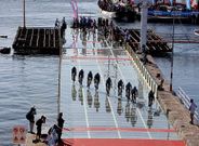 La salida de La Vuelta de este a�o, desde una batea en Vilanova, result� espectacular.