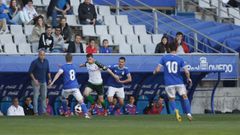 Rozada Vetusta Racing Santander Carlos Tartiere Borja Sanchez Edu Cortina Lobato.Lucas, Cortina y Borja, con Rozada pendiente, durante el Vetusta-Racing