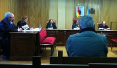 El acusado ayer en el banquillo de la Audiencia Provincial.