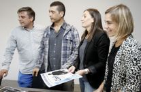 Directivos del comercio del casco y la edila de Cultura. 
