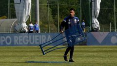 Rubn de la Barrera, durante la preparacin de la sesin de trabajo en Abegondo