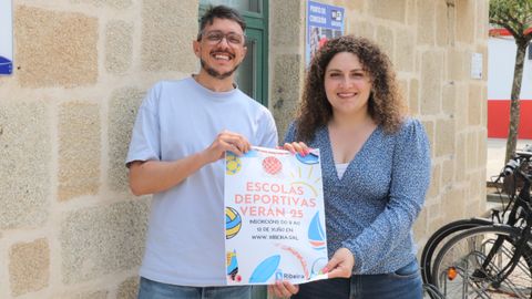 Xabier Vidal y Ant�a Alberte presentaron las actividades.