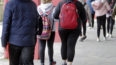 Imagen de archivo de un grupo de adolescentes