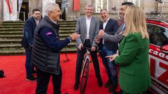 Alfonso Rueda, en el inicio de su �ltimo d�a de campa�a en Pontevedra.