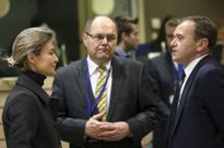 Tejerina con el ministro alem�n de Pesca y el el vicesecretario brit�nico, ayer en Bruselas. 