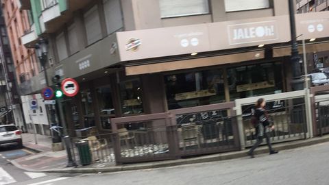 Derrumbe de la techumbre del bar en la plaza de Am�rica 