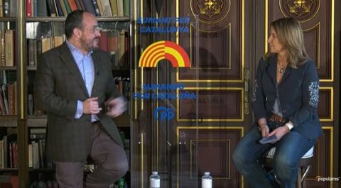 Eva Parera con Alejandro Fern�ndez, del PP catal�n