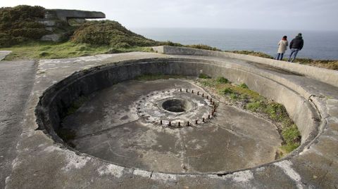 Vista de una de las plataformas de artillera circulares existente en las instalaciones defensivas de cabo Prior, en foto de archivo.