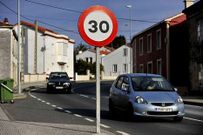 Tramo del vial DP 6121, de Cari�o a Mera, en Fe�s.