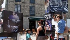 La exposici�n Rock & L�rez se inaugur� ayer en los cubos de la praza de Ourense. 