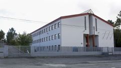 En la imagen,  uno de los colegios p�blicos de Vimianzo, el de Ba��as