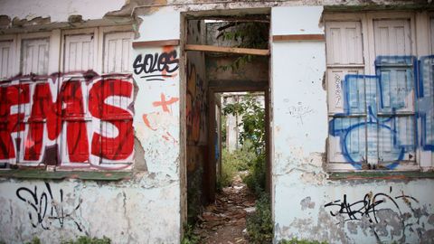 Reforzar el servicio de limpieza en el barrio del Castrill�n 