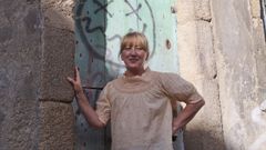 Nuria Varela, ante su casa reci�n recuperada