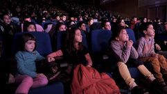 Escolares de Lal�n disfrutaron ayer con la representaci�n de �Roedores� por parte de Redrum Teatro.