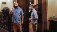 Jácome, a la derecha, junto a uno de sus asesores