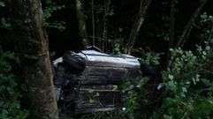 Coche siniestrado en Cabrales