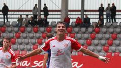 Javi Fern�ndez 

El pivote ourensano arrasa en el Bayern de M�nich juvenil. Lleva 9 goles. Internacional sub-17.
