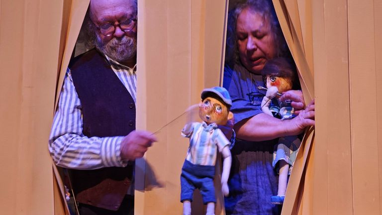 Os Monicreques de Kukas representan �O carteiro de Ximaraos�.