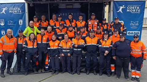 Los voluntarios de Protecci�n Civil, en A Picota.