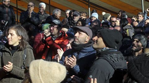 El pblico aplaude durante el pregn de Beito Romero