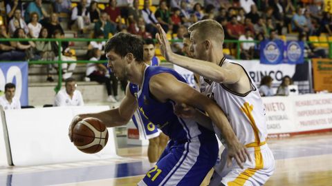 El COB disput� el primer partido en el Paco Paz