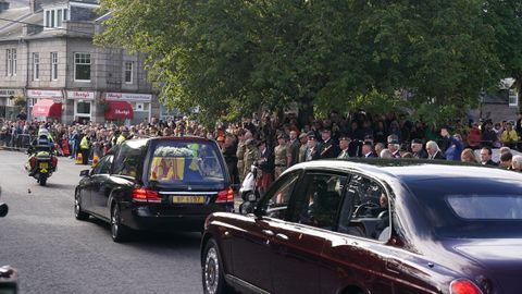 Paso del cortejo fnebre por Ballater