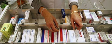 Los farmacuticos estn comprometidos con el mximo control de los frmacos durante el proceso de fabricacin y distribucin. 