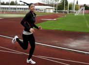 Cris Gonz�lez es la actual recordwoman nacional sobre la distancia de los 100 kil�metros. 