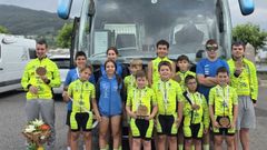 Integrantes de la entidad barbanzana que se desplazaron a la prueba en la localidad lucense.
