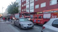 Los coches de bomberos aparcaron en Ezequiel Massoni, a la altura de la barriada de Favarizas, en Marn