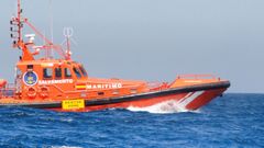 Una lancha de Salvamento Mar�timo, similar a la que particip� en el rescate